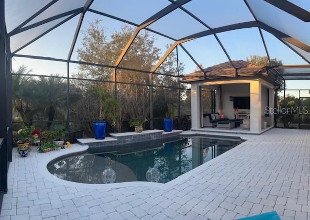 En Venta: $999,999 (4 camas, 3 baños, 2807 Pies cuadrados)