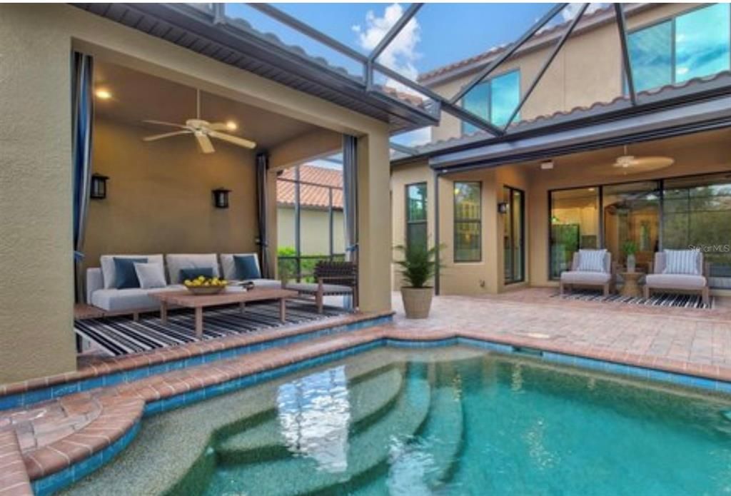 En Venta: $999,999 (4 camas, 3 baños, 2807 Pies cuadrados)