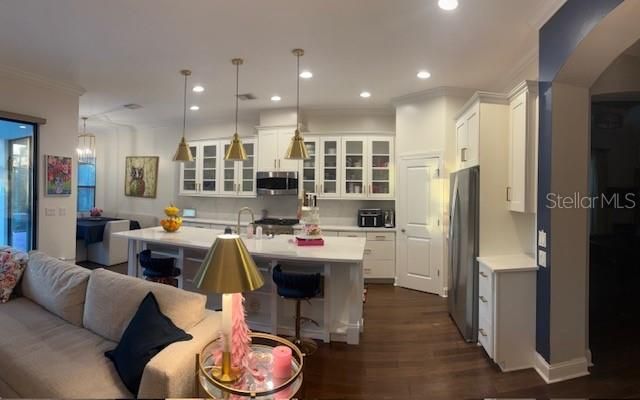 En Venta: $999,999 (4 camas, 3 baños, 2807 Pies cuadrados)