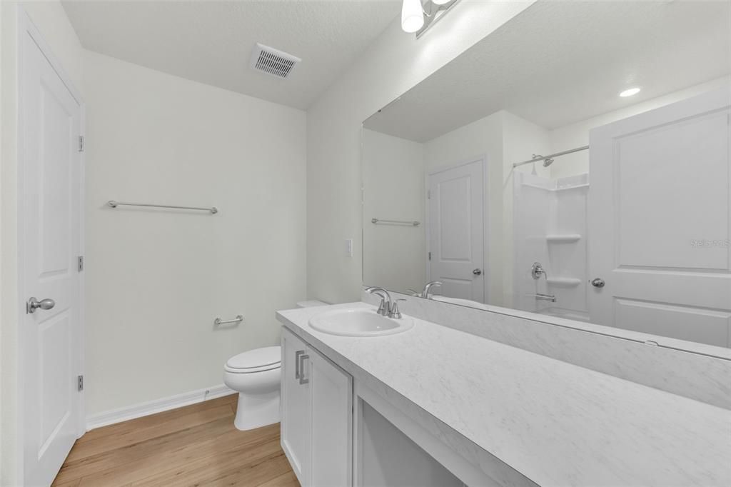 В аренду: $3,200 (4 спален, 2 ванн, 1707 Квадратных фут)