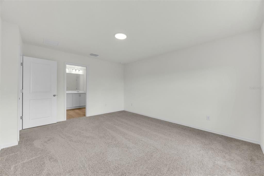 В аренду: $3,200 (4 спален, 2 ванн, 1707 Квадратных фут)