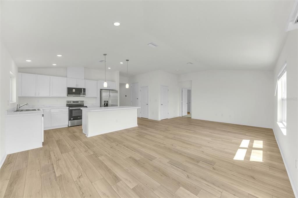 В аренду: $3,200 (4 спален, 2 ванн, 1707 Квадратных фут)