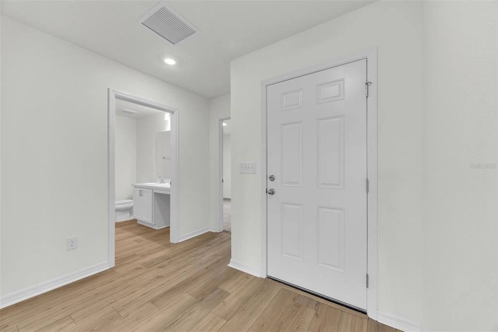 В аренду: $3,200 (4 спален, 2 ванн, 1707 Квадратных фут)