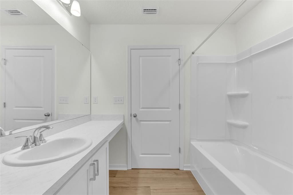 В аренду: $3,200 (4 спален, 2 ванн, 1707 Квадратных фут)