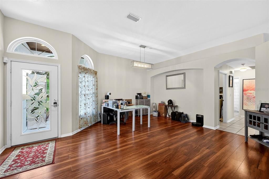 待售: $480,000 (4 贝兹, 3 浴室, 2214 平方英尺)