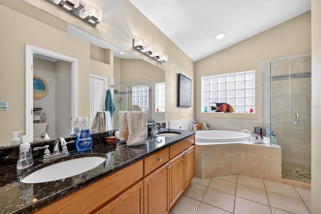 待售: $480,000 (4 贝兹, 3 浴室, 2214 平方英尺)