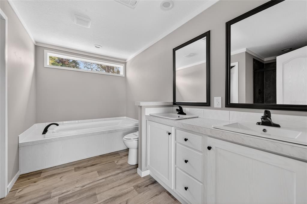 待售: $275,000 (3 贝兹, 2 浴室, 1369 平方英尺)