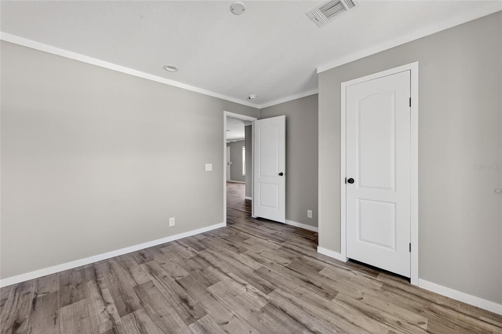 待售: $275,000 (3 贝兹, 2 浴室, 1369 平方英尺)