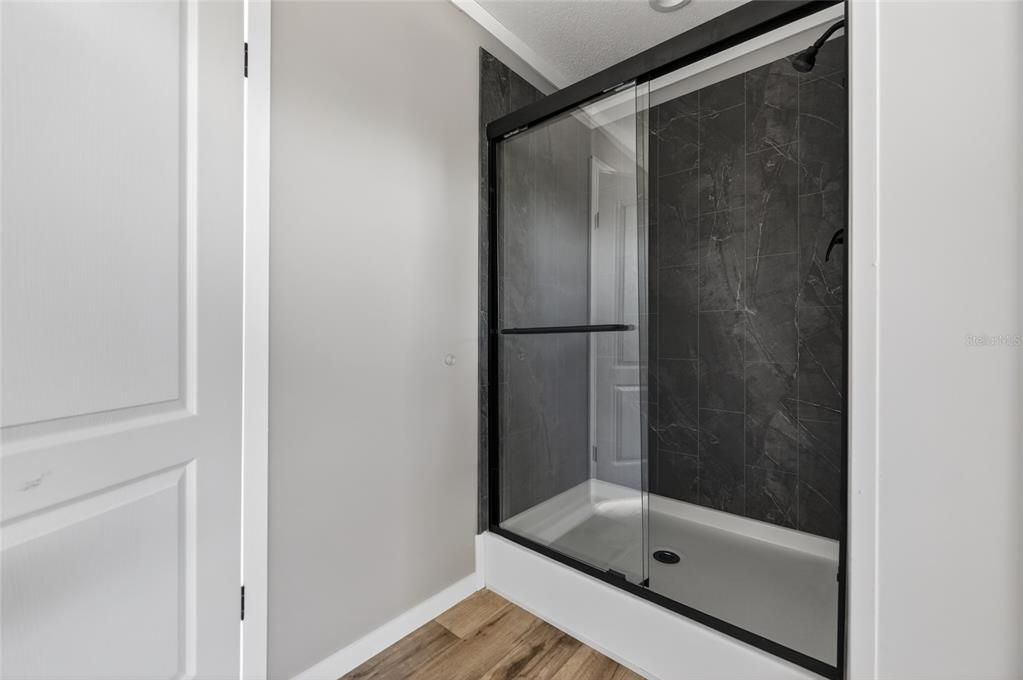 待售: $275,000 (3 贝兹, 2 浴室, 1369 平方英尺)