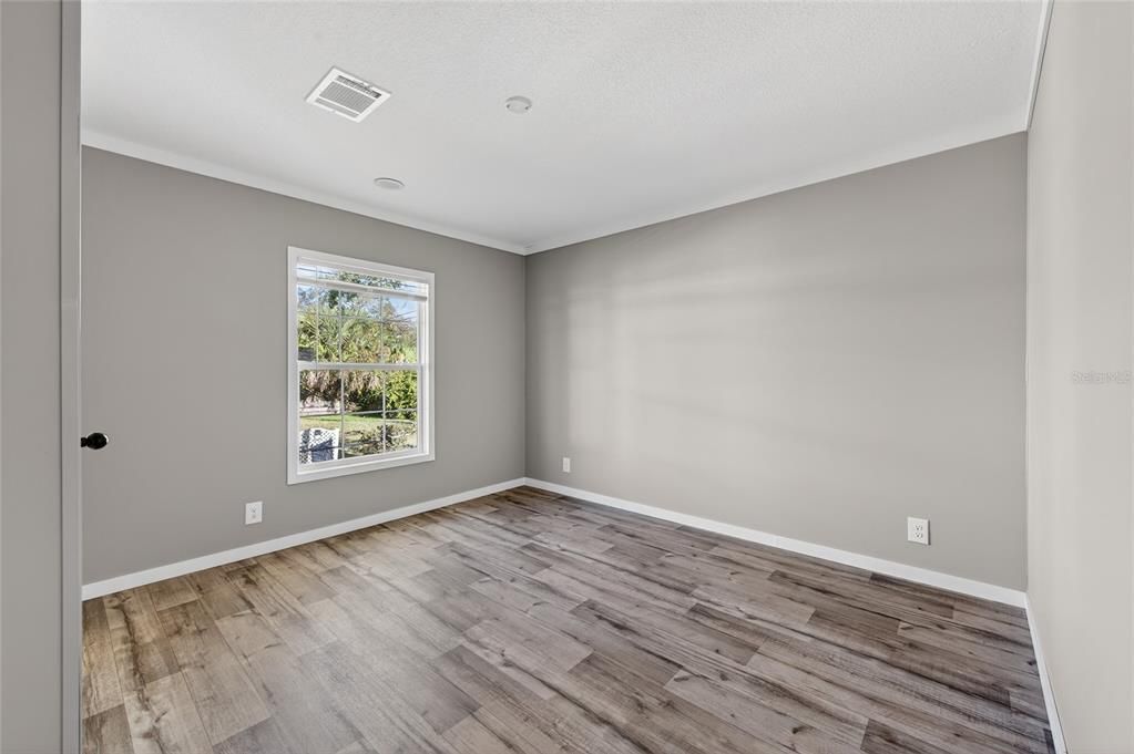 待售: $275,000 (3 贝兹, 2 浴室, 1369 平方英尺)