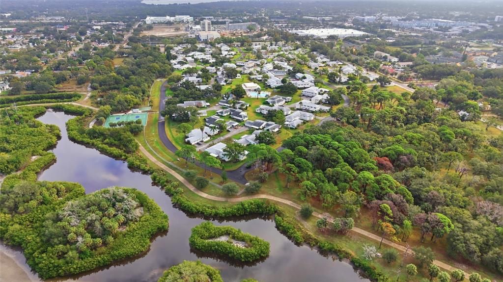 For Sale: $220,000 (2 beds, 2 baths, 1180 Square Feet)