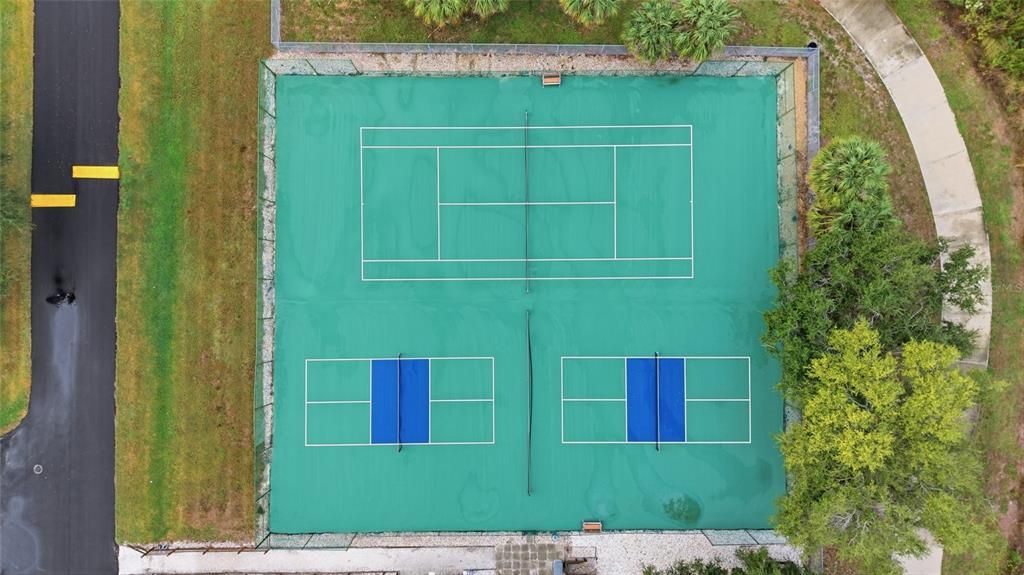 For Sale: $220,000 (2 beds, 2 baths, 1180 Square Feet)