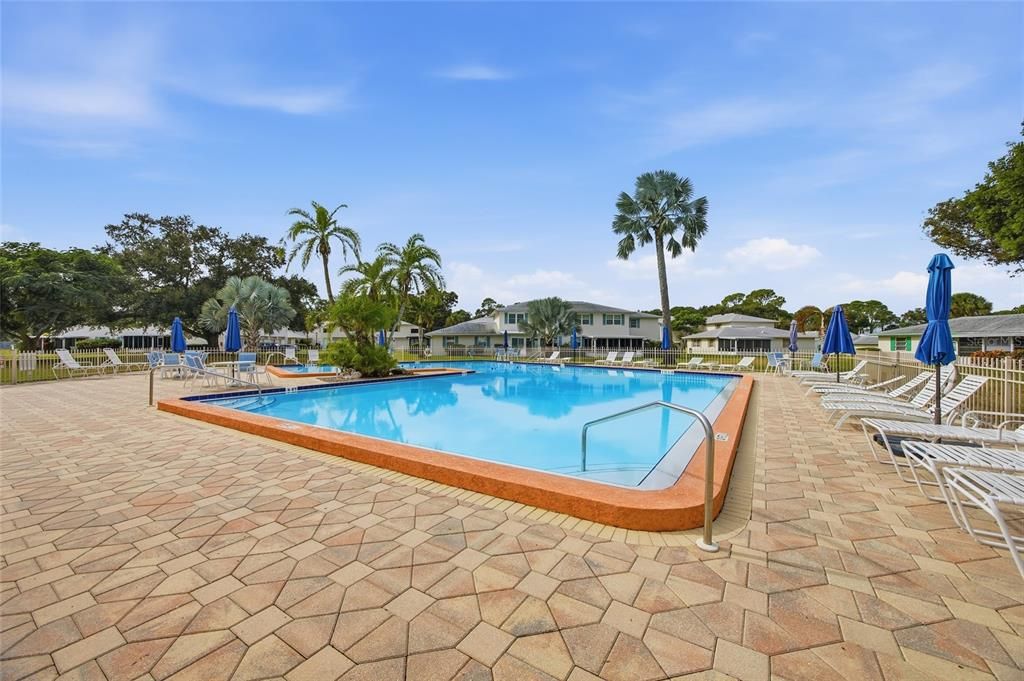 For Sale: $220,000 (2 beds, 2 baths, 1180 Square Feet)