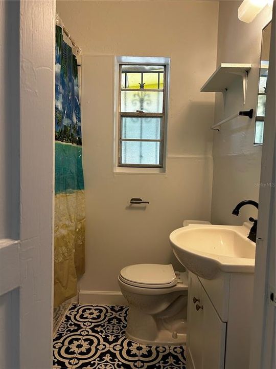 For Sale: $169,000 (2 beds, 1 baths, 1176 Square Feet)