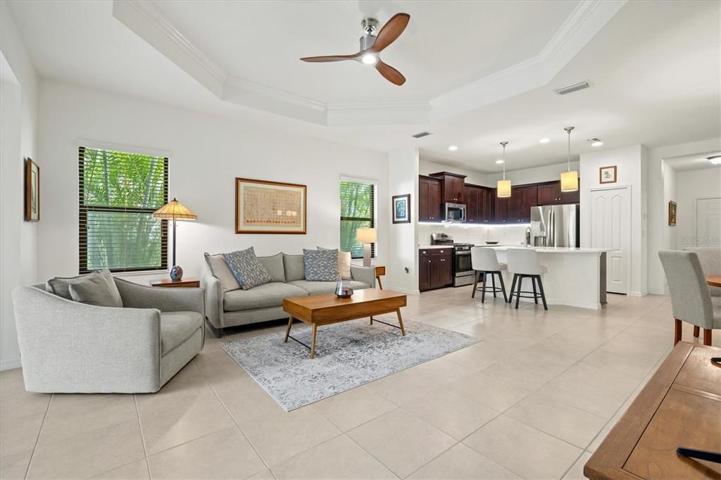 На продажу: $379,900 (2 спален, 2 ванн, 1524 Квадратных фут)