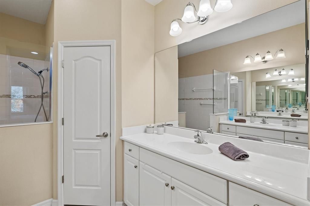 На продажу: $379,900 (2 спален, 2 ванн, 1524 Квадратных фут)