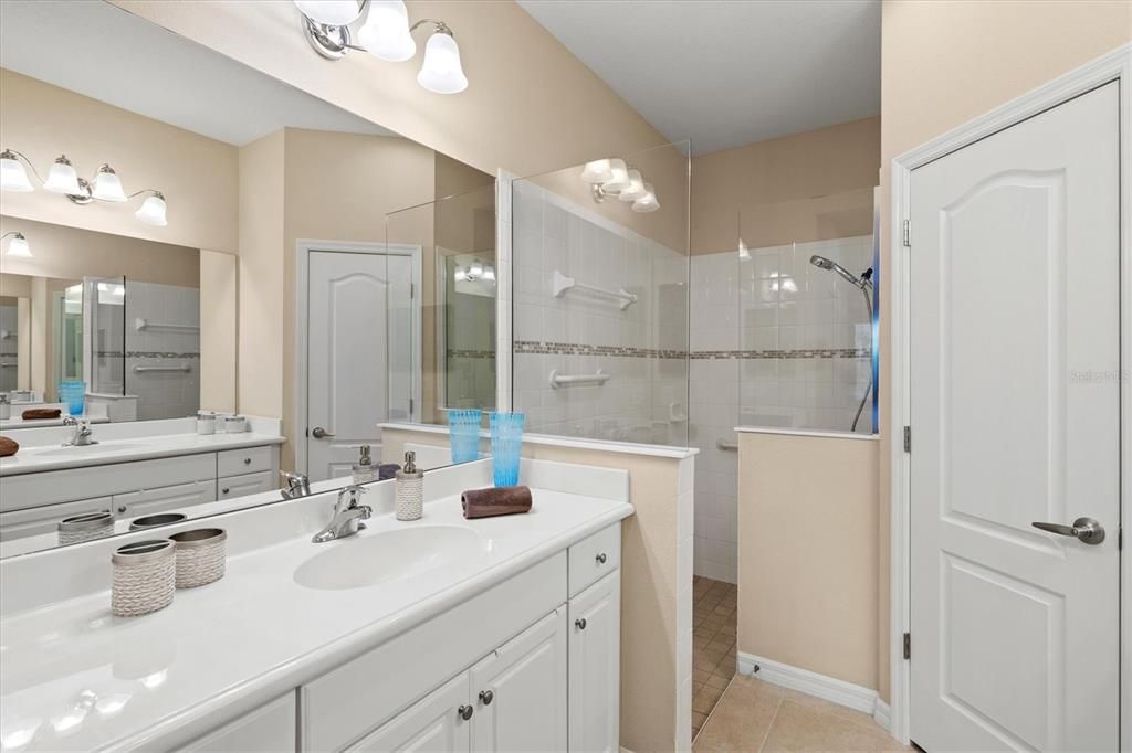 На продажу: $379,900 (2 спален, 2 ванн, 1524 Квадратных фут)