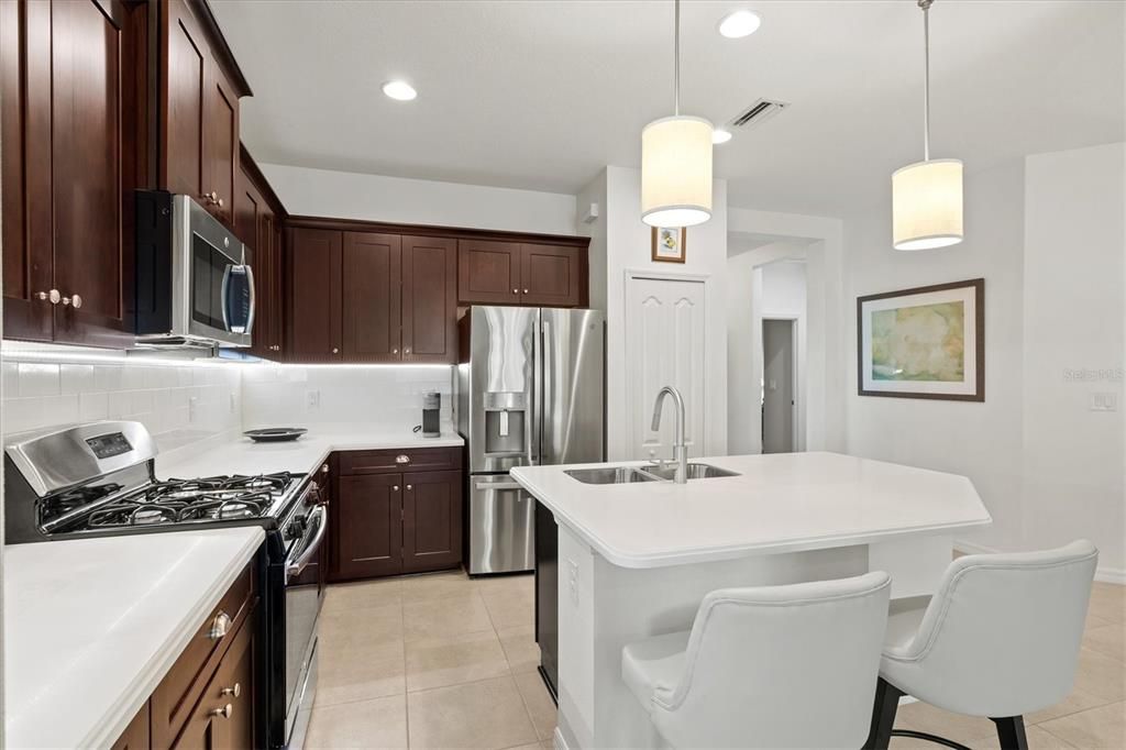 На продажу: $379,900 (2 спален, 2 ванн, 1524 Квадратных фут)