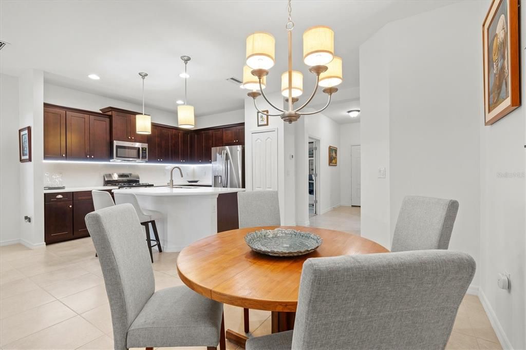 На продажу: $379,900 (2 спален, 2 ванн, 1524 Квадратных фут)