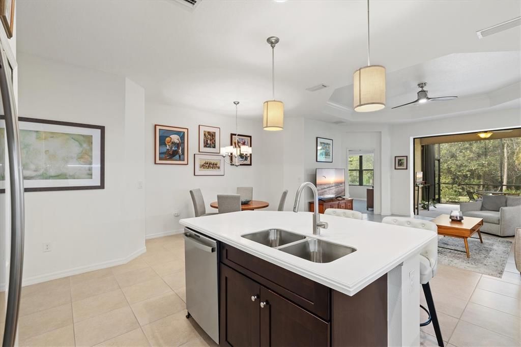 На продажу: $379,900 (2 спален, 2 ванн, 1524 Квадратных фут)