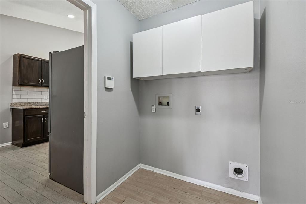 For Sale: $350,000 (4 beds, 2 baths, 1523 Square Feet)