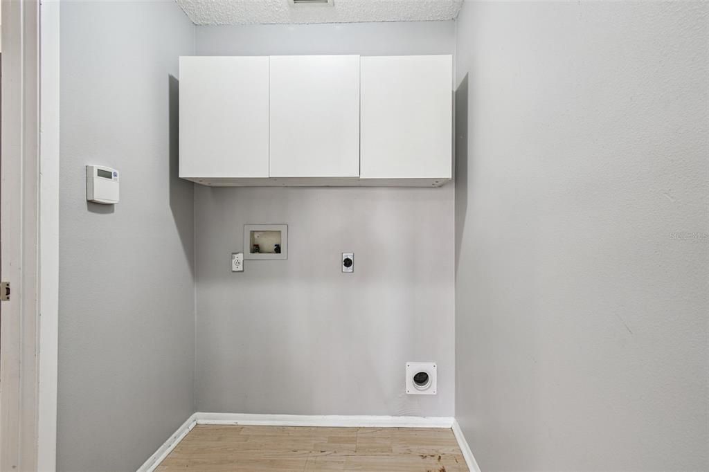 For Sale: $350,000 (4 beds, 2 baths, 1523 Square Feet)