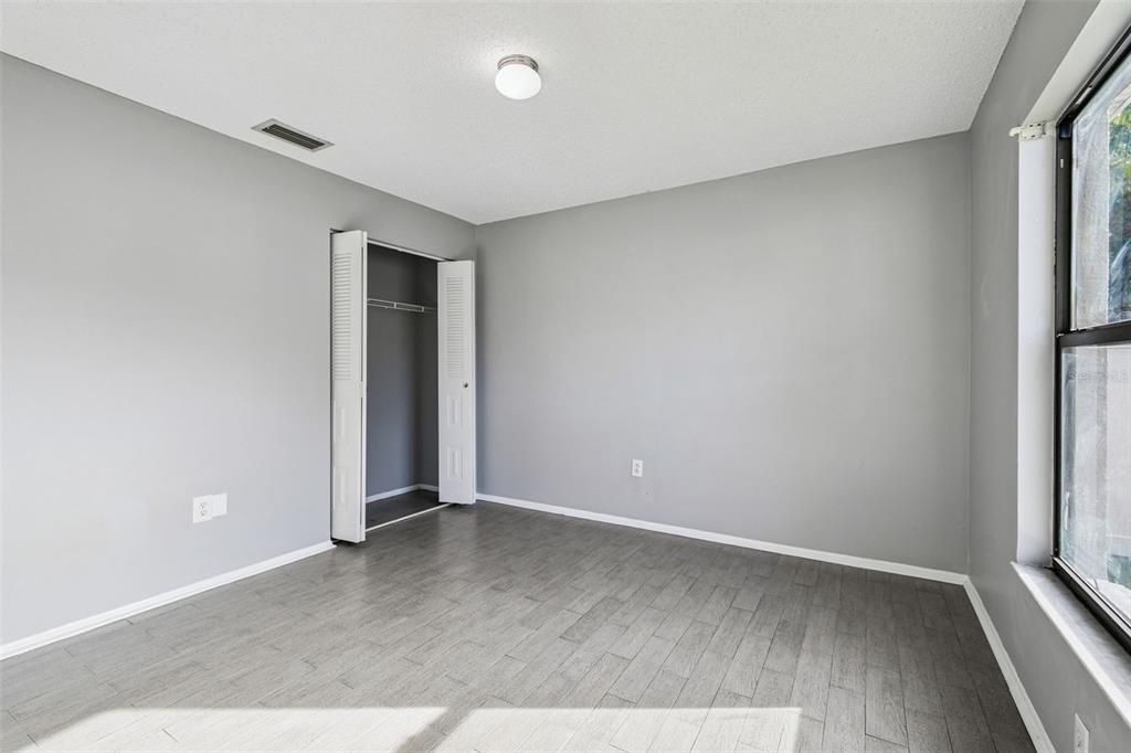 For Sale: $350,000 (4 beds, 2 baths, 1523 Square Feet)