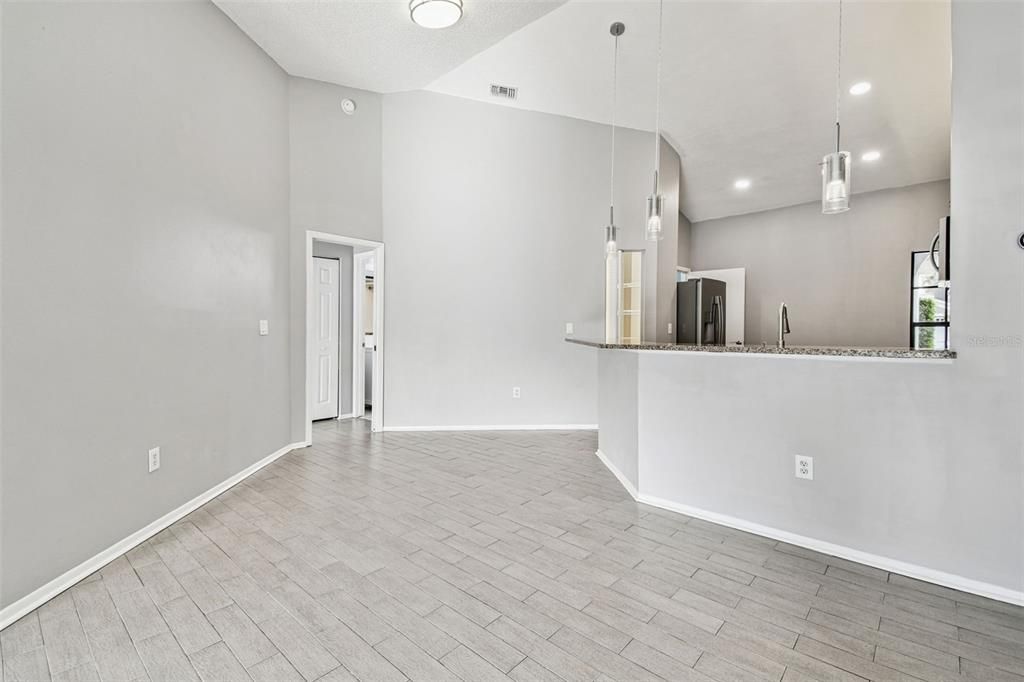 For Sale: $350,000 (4 beds, 2 baths, 1523 Square Feet)