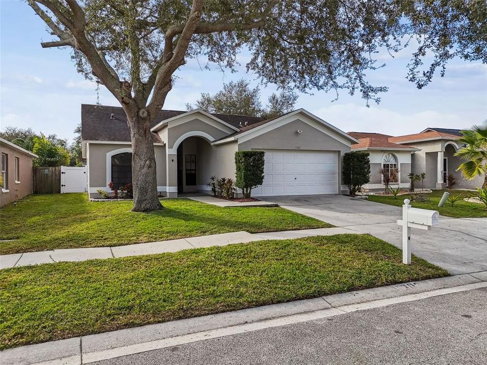 For Sale: $350,000 (4 beds, 2 baths, 1523 Square Feet)