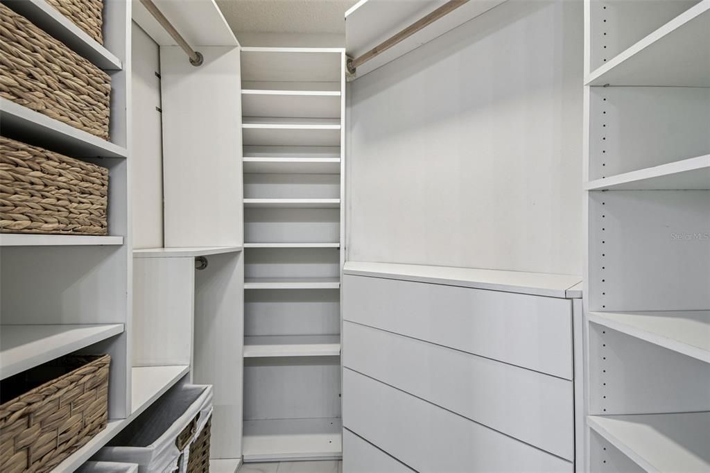 For Sale: $350,000 (4 beds, 2 baths, 1523 Square Feet)