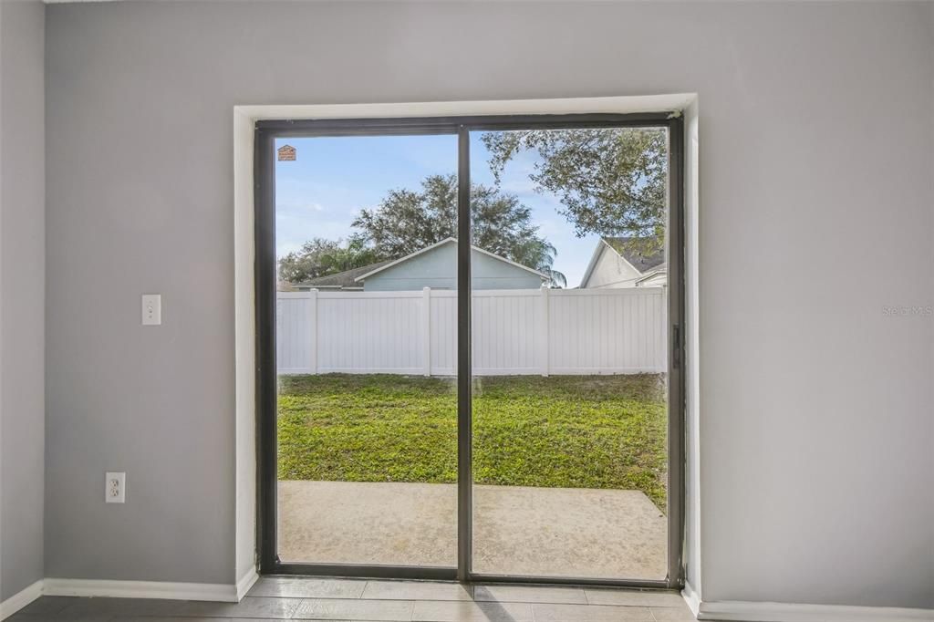 For Sale: $350,000 (4 beds, 2 baths, 1523 Square Feet)