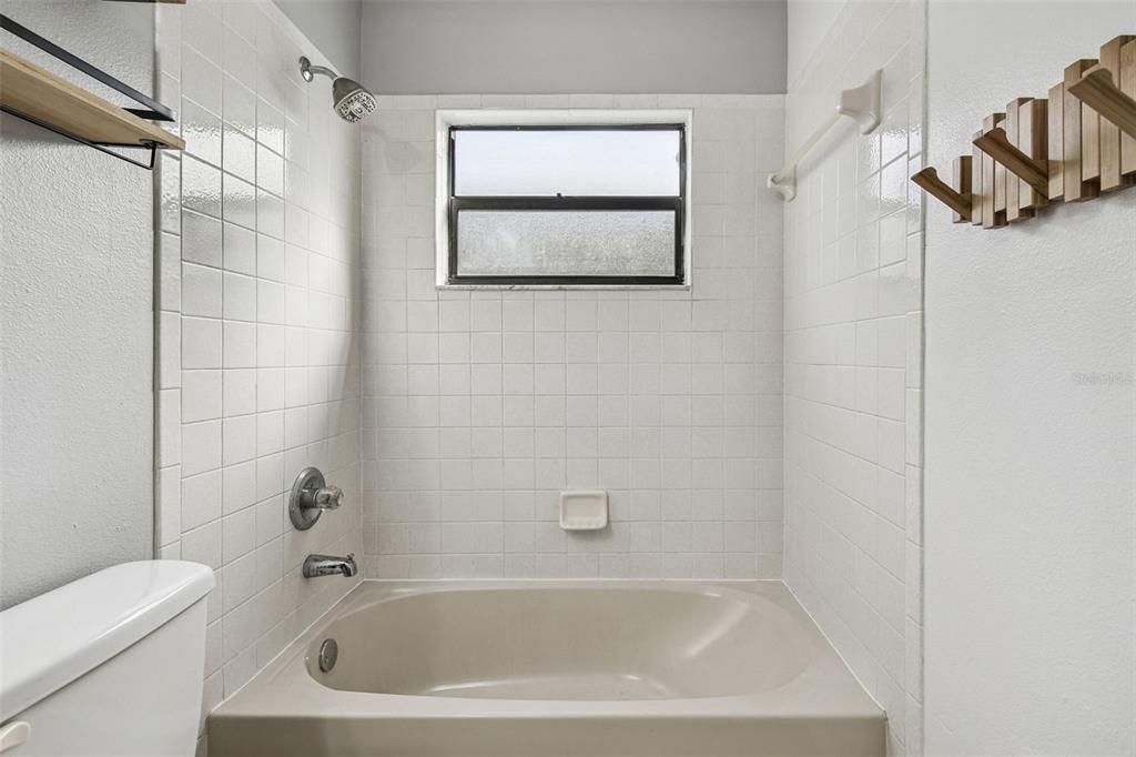 For Sale: $350,000 (4 beds, 2 baths, 1523 Square Feet)