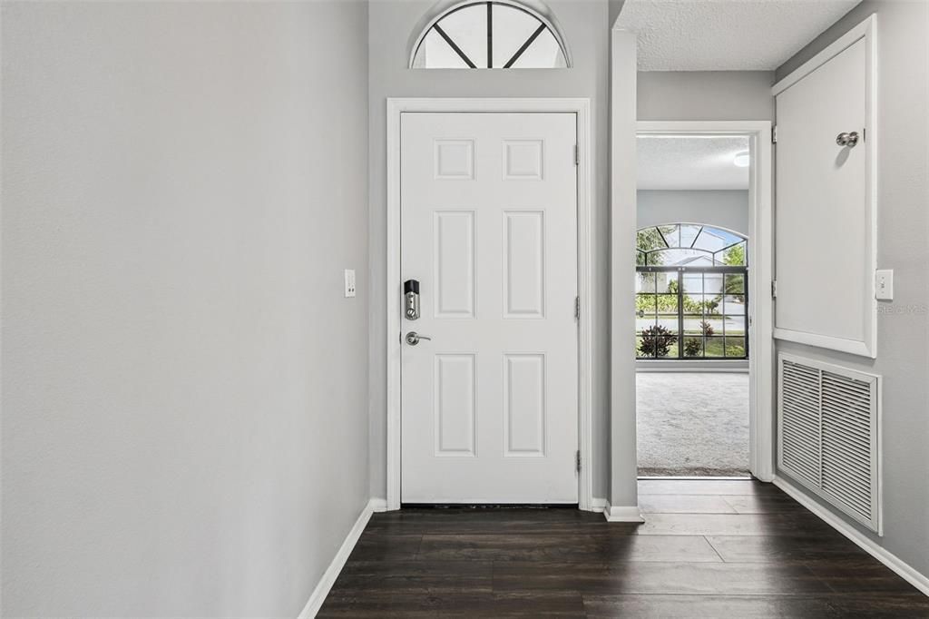 For Sale: $350,000 (4 beds, 2 baths, 1523 Square Feet)