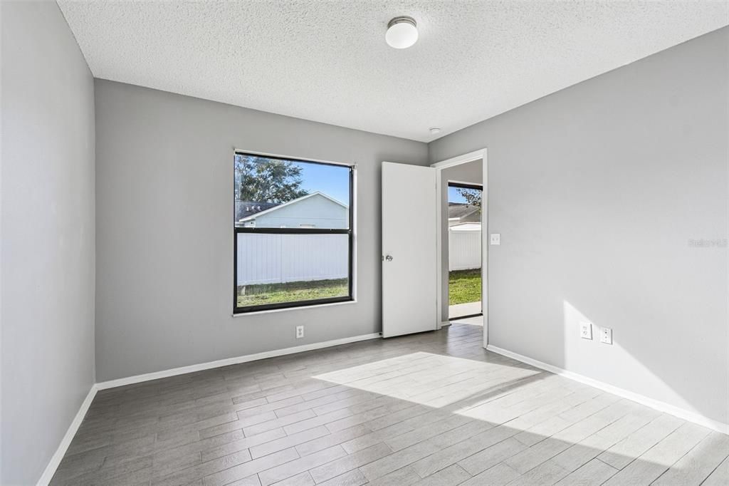 For Sale: $350,000 (4 beds, 2 baths, 1523 Square Feet)