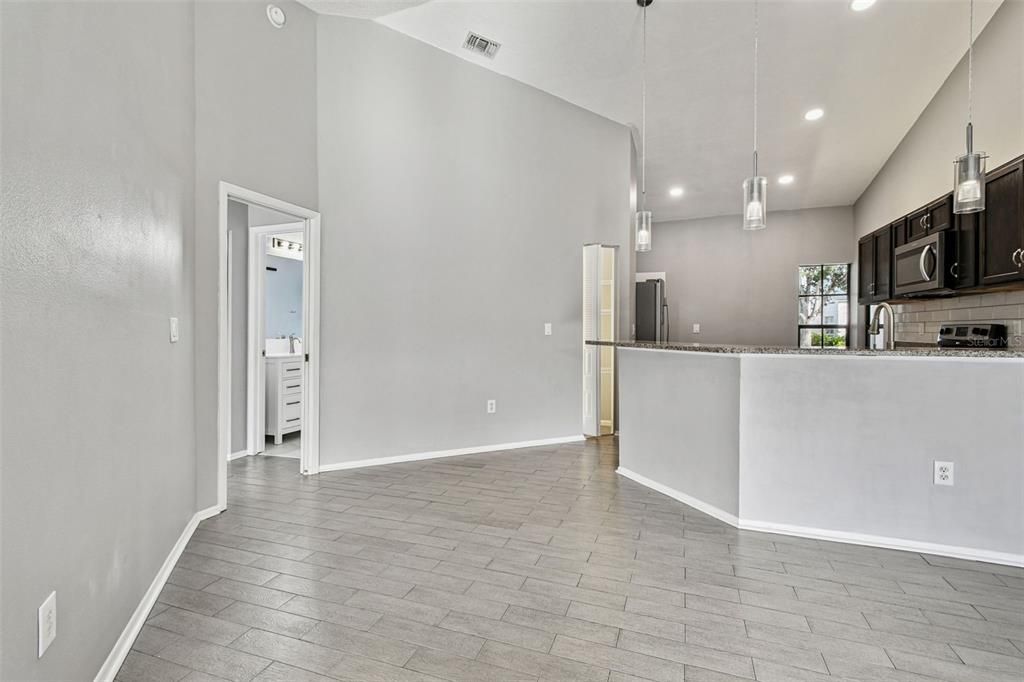 For Sale: $350,000 (4 beds, 2 baths, 1523 Square Feet)