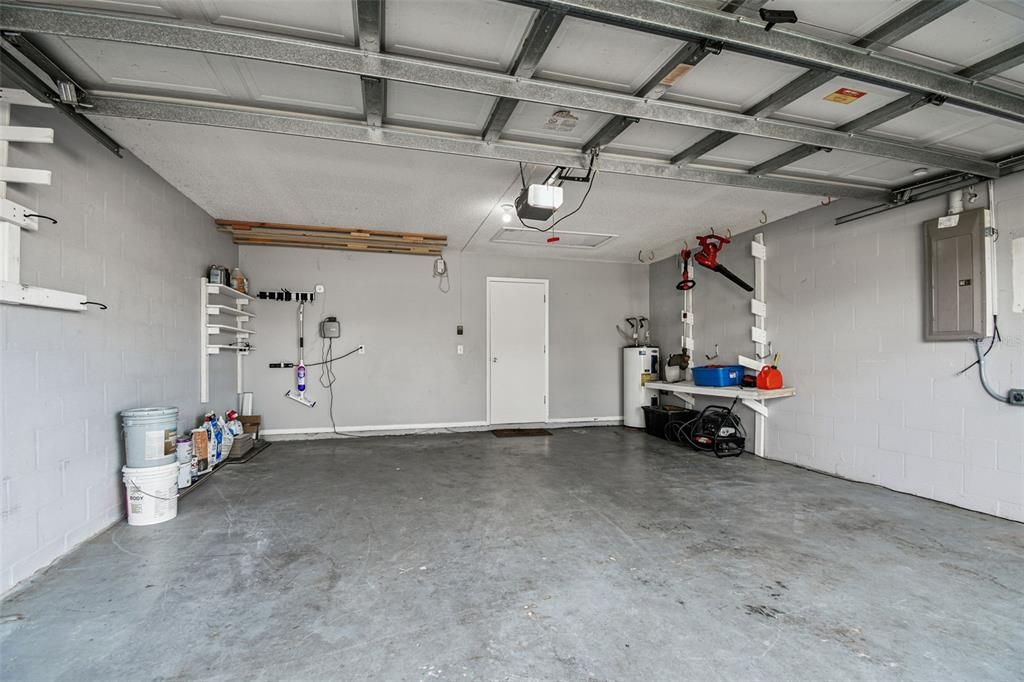 For Sale: $350,000 (4 beds, 2 baths, 1523 Square Feet)