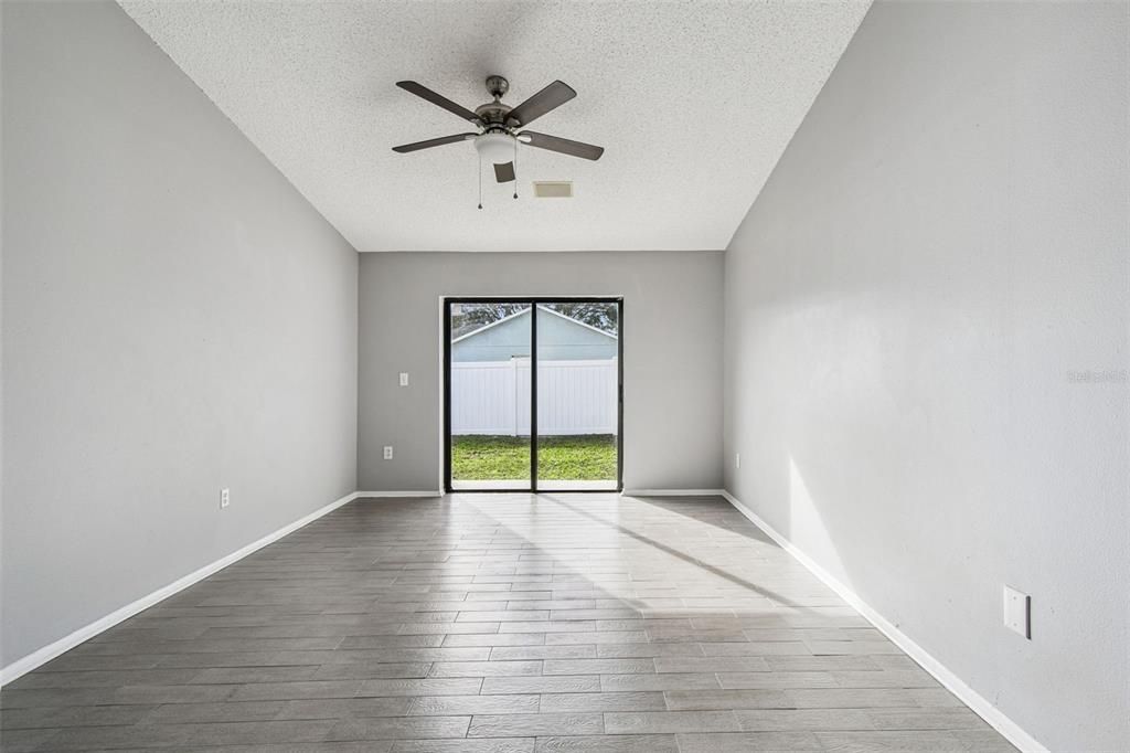 For Sale: $350,000 (4 beds, 2 baths, 1523 Square Feet)