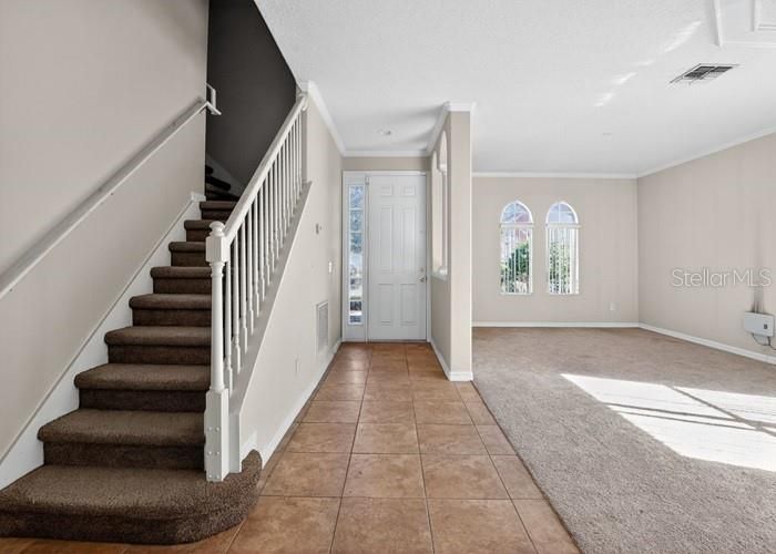 En Venta: $546,300 (5 camas, 2 baños, 2521 Pies cuadrados)