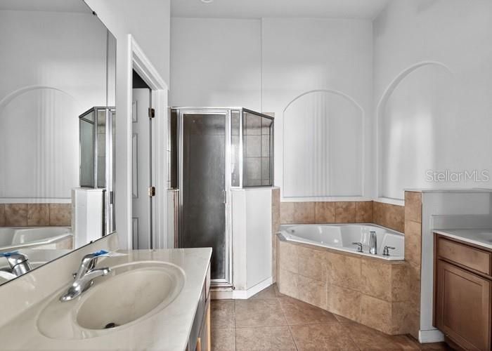 En Venta: $546,300 (5 camas, 2 baños, 2521 Pies cuadrados)