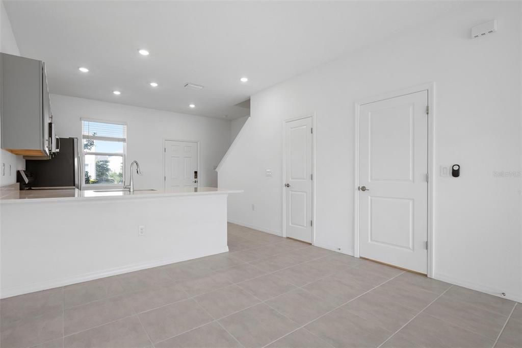 For Rent: $2,200 (2 beds, 2 baths, 1238 Square Feet)