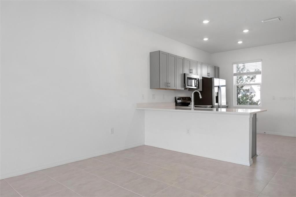 For Rent: $2,200 (2 beds, 2 baths, 1238 Square Feet)