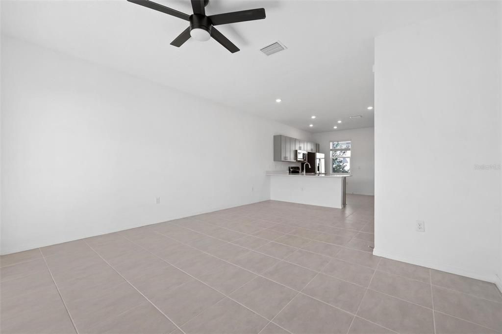 For Rent: $2,200 (2 beds, 2 baths, 1238 Square Feet)