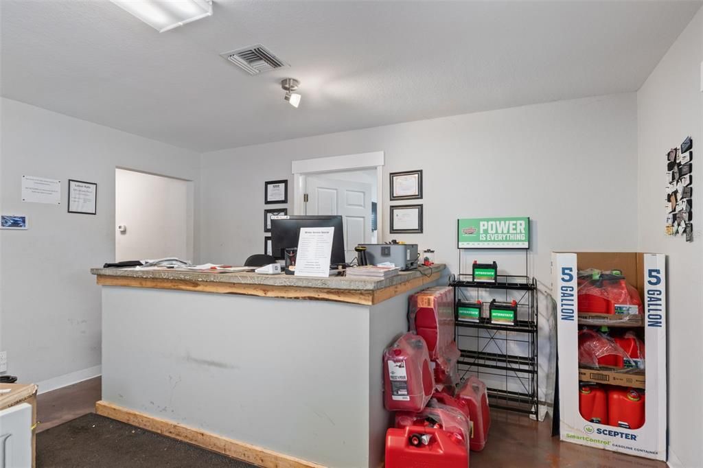 En Venta: $315,000 (0 camas, 0 baños, 1920 Pies cuadrados)