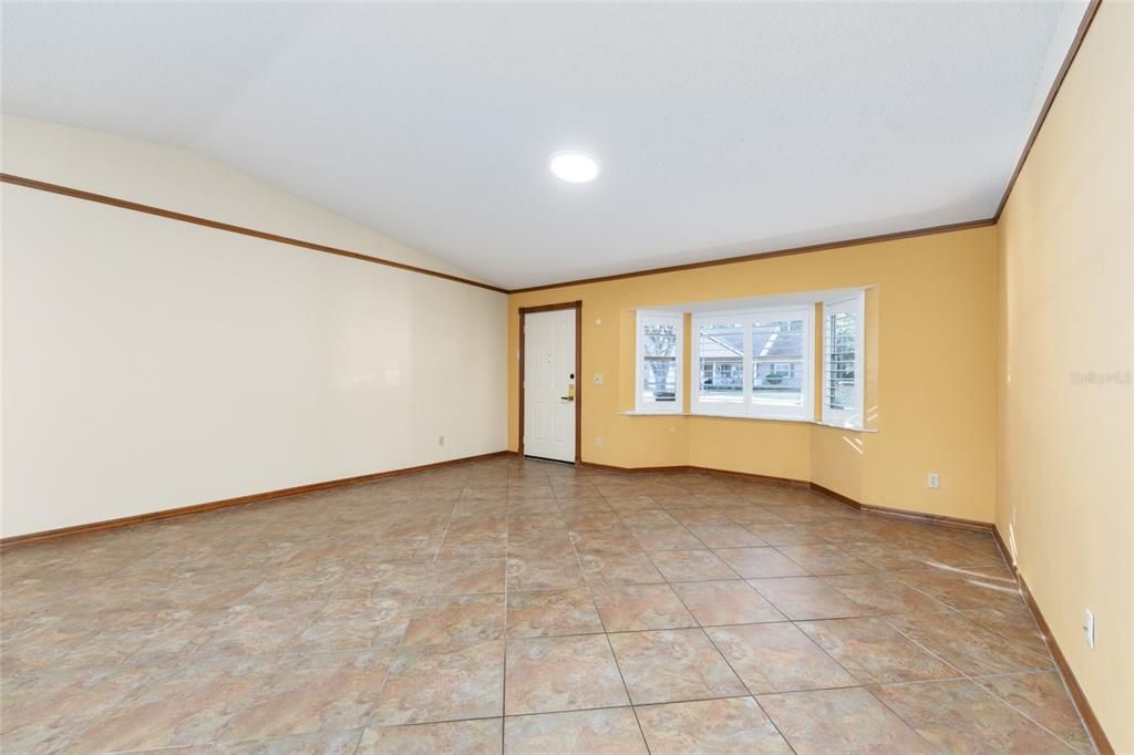 待售: $199,900 (2 贝兹, 2 浴室, 1824 平方英尺)