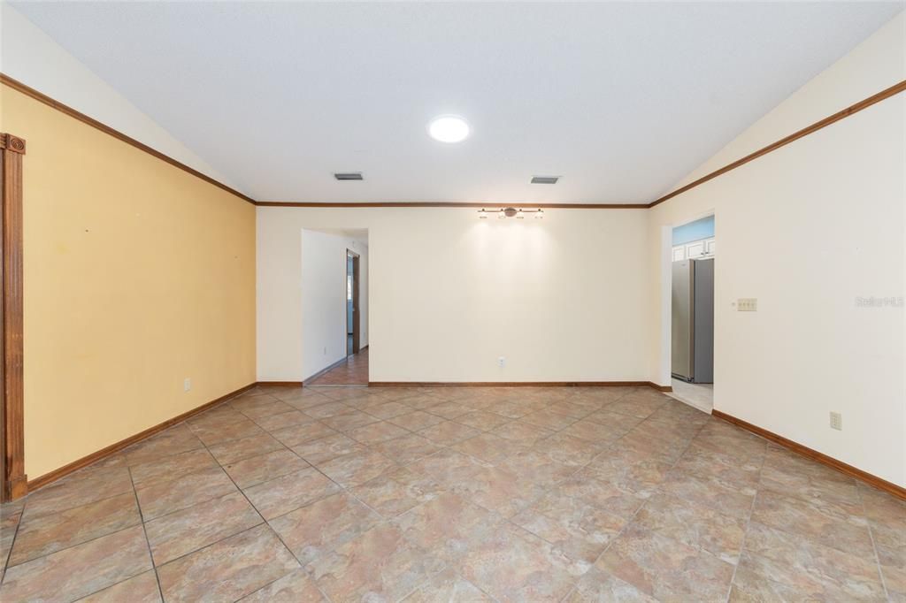 待售: $199,900 (2 贝兹, 2 浴室, 1824 平方英尺)