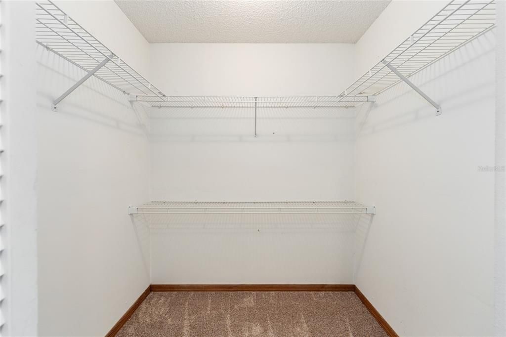 待售: $199,900 (2 贝兹, 2 浴室, 1824 平方英尺)