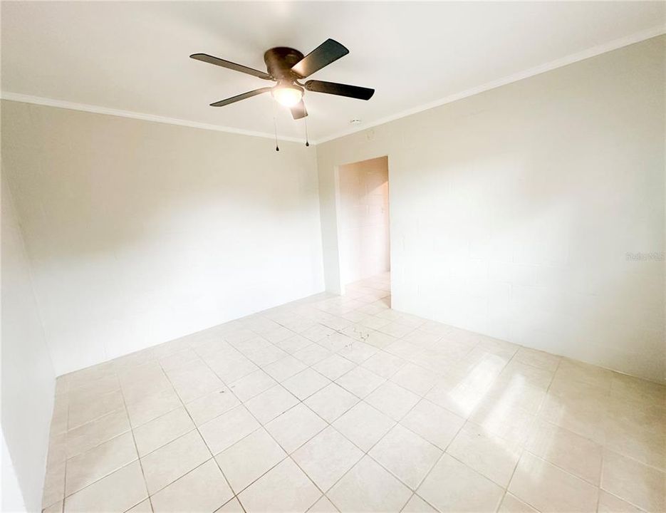 В аренду: $850 (1 спален, 1 ванн, 500 Квадратных фут)