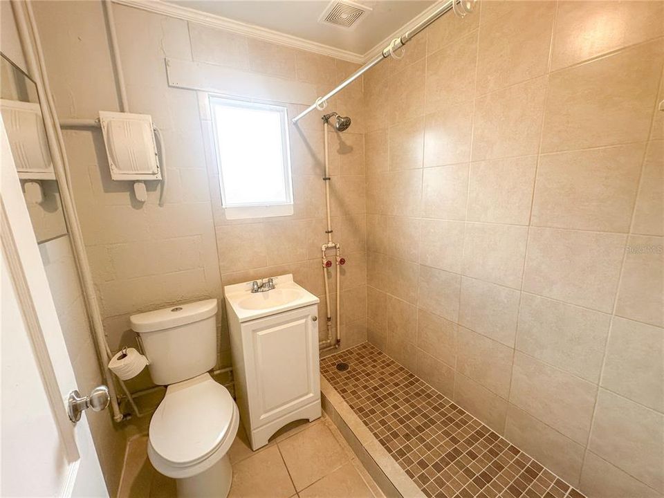 В аренду: $850 (1 спален, 1 ванн, 500 Квадратных фут)