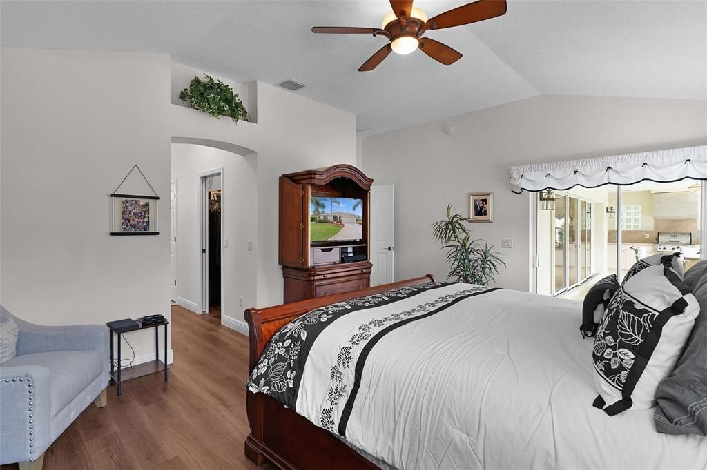 待售: $700,000 (3 贝兹, 2 浴室, 2025 平方英尺)