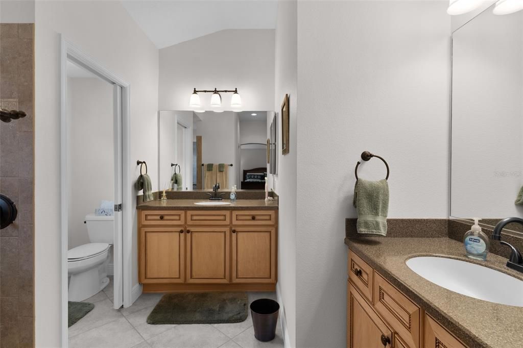 待售: $700,000 (3 贝兹, 2 浴室, 2025 平方英尺)